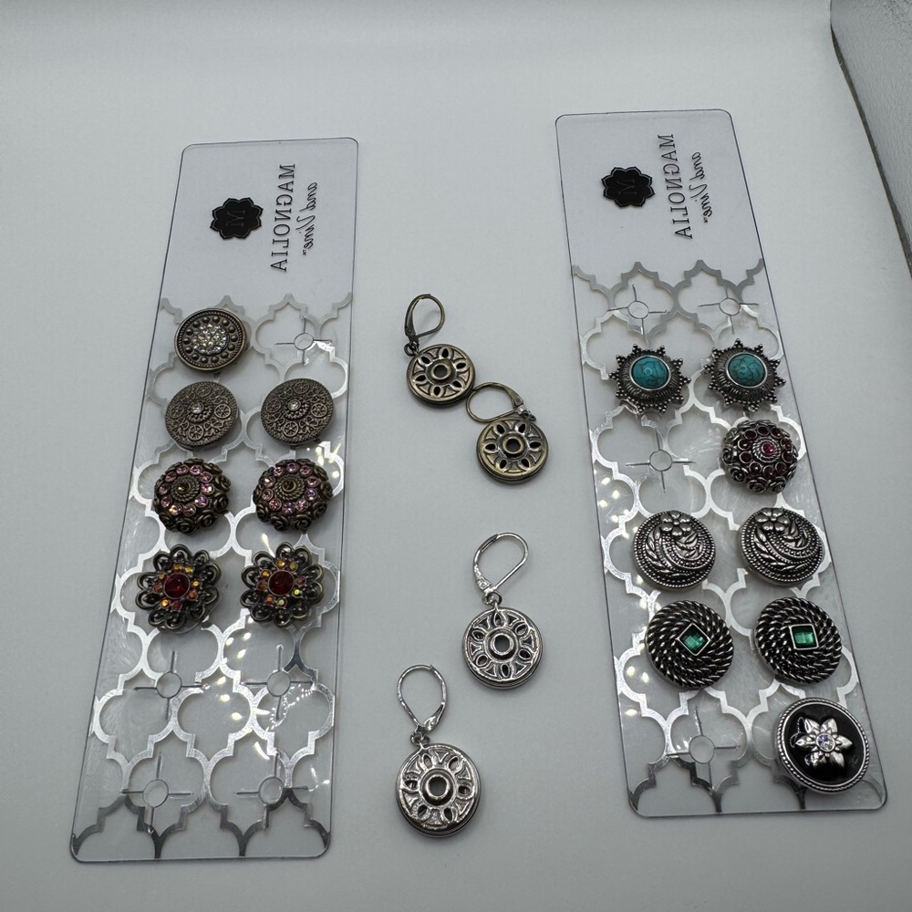 Magnolia and Vine snaps and 2 earrings